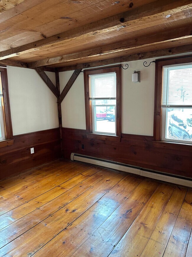 17 First St Unit 2, Dover, NH 03820 Room for Rent in Dover, NH