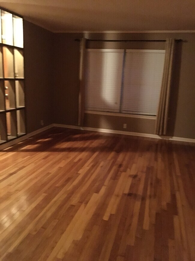 Foto del edificio - 5410 Inwood Dr