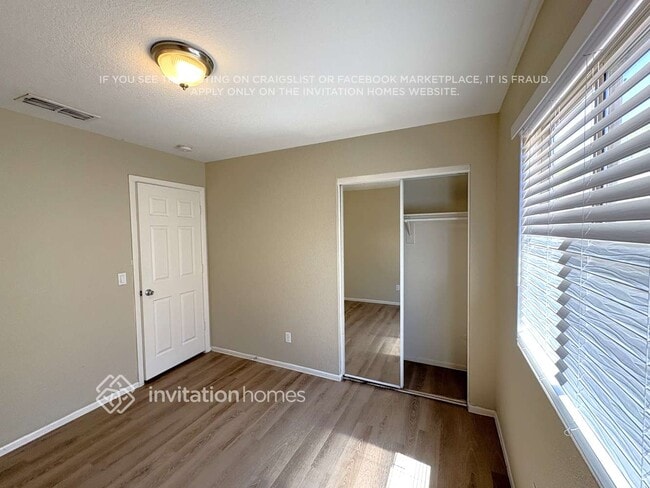 Foto del edificio - 4709 N 84th Dr