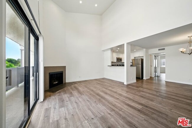 Building Photo - 6212 Fulton Ave