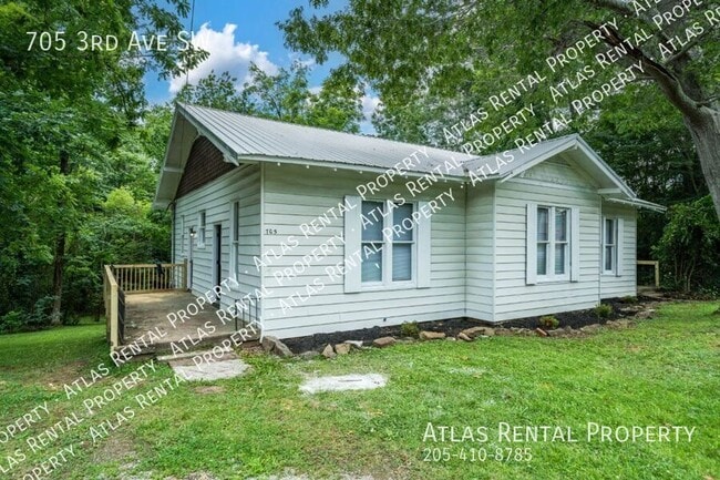 Building Photo - 705 3rd Ave SW