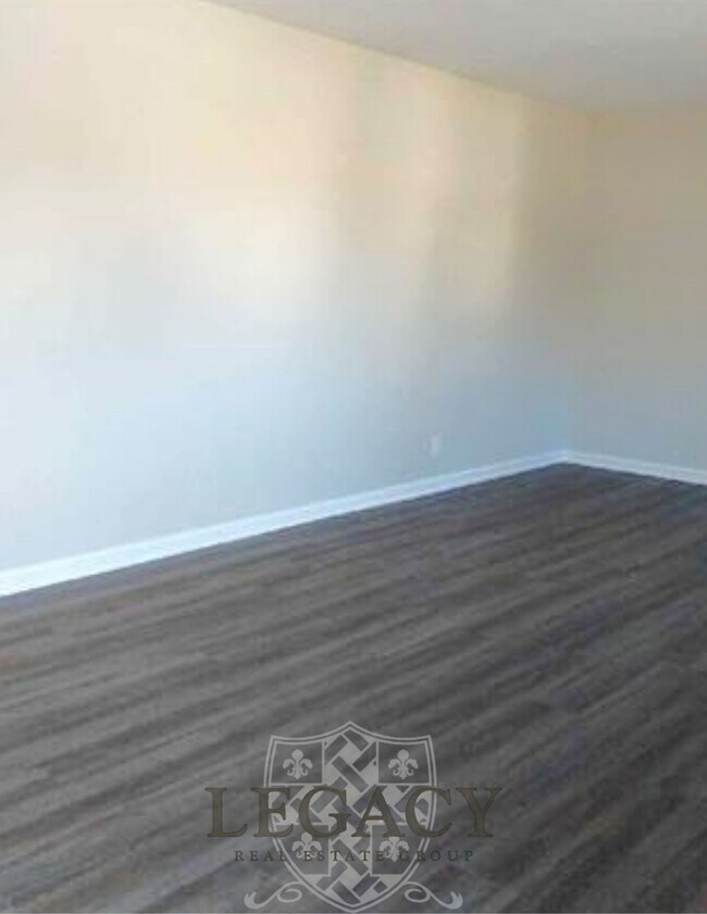 Foto del edificio - 1312 Searcy St