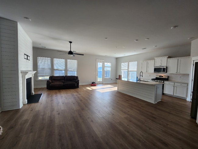 Building Photo - 112 Ashworth Dr