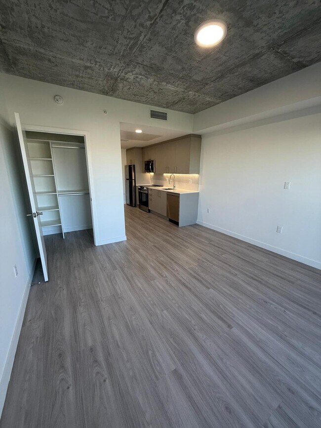 Foto del edificio - 1930 NW 1st Pl