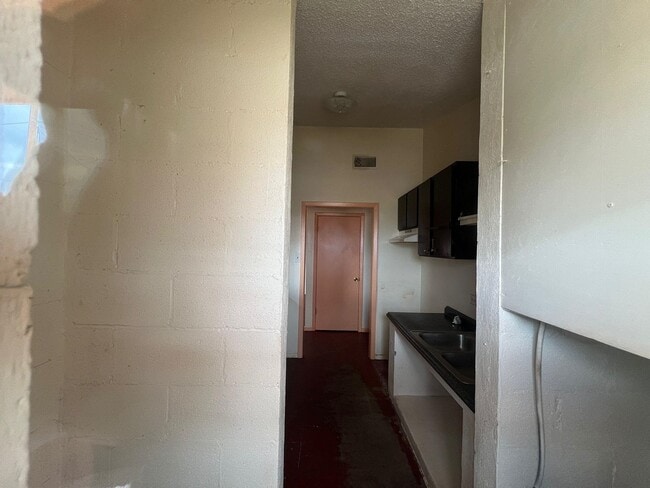 Building Photo - 2703 Diaz St