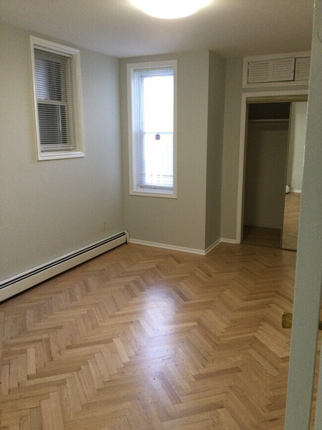 Bedroom 1 - 202 48th St