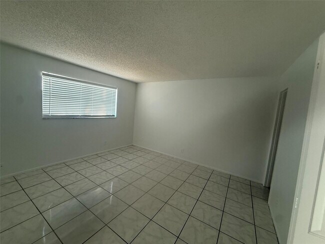 Foto del edificio - 7960 N Colony Cir