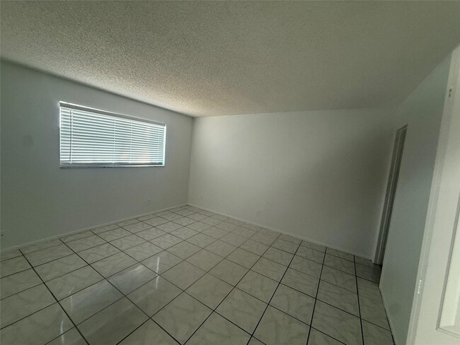 Building Photo - 7960 N Colony Cir