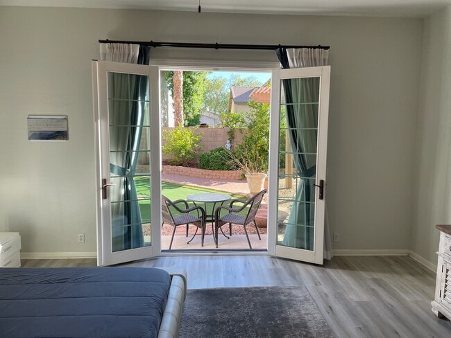Foto del edificio - 1679 E Hearne Way