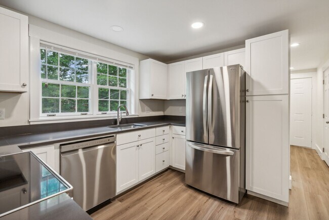 Foto del edificio - 1393 Portland Rd