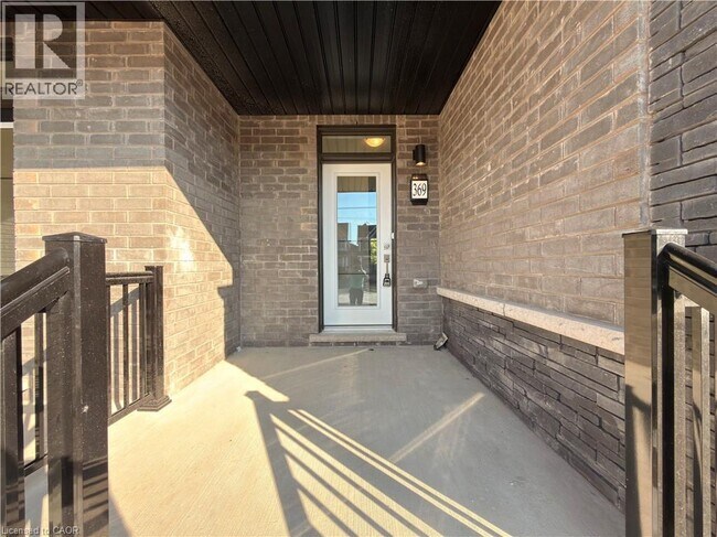 Building Photo - 369 Starlight Ave