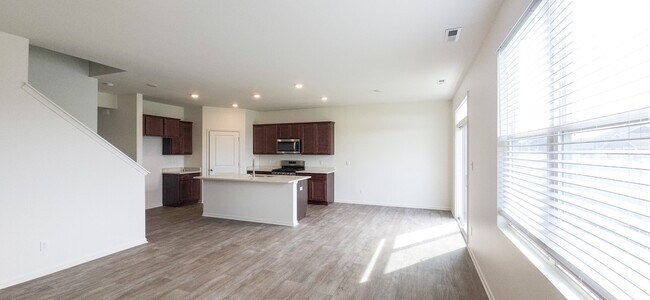 Foto del edificio - 10438 Morse Pl