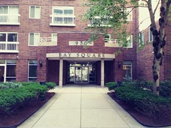 Front Entry - 950 Massachusetts Ave