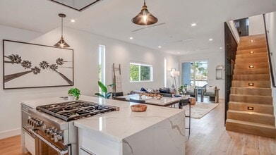 Building Photo - 3154 Curts Ave