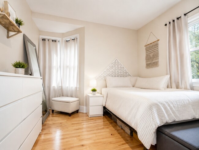 Foto del edificio - 1203 Beacon St