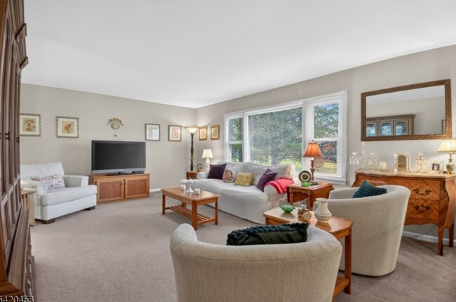 Foto del edificio - 532 Spring Valley Dr
