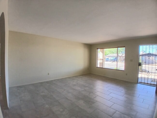 Building Photo - 3515 E Cortez St