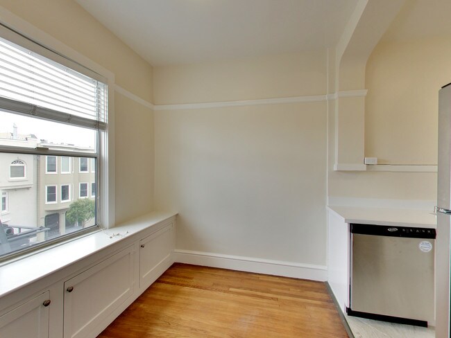 Building Photo - 3055 Gough St