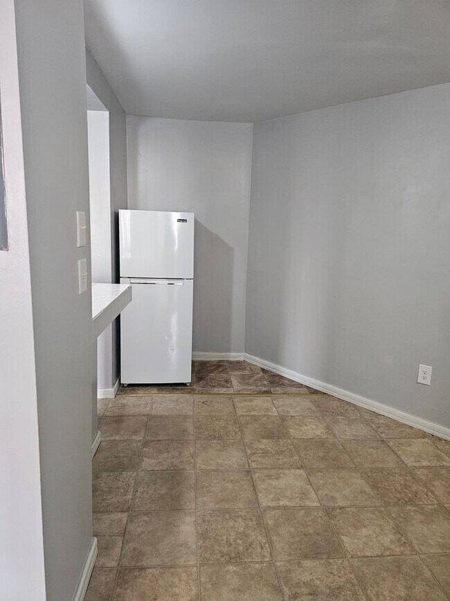 Foto del edificio - 5615 Upland Way