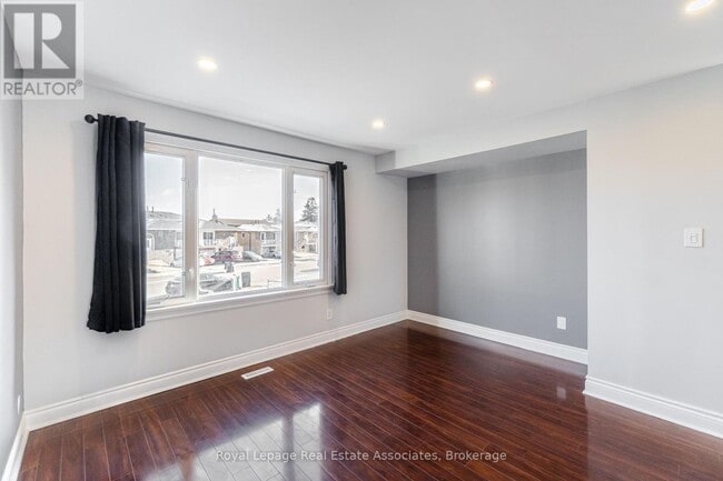 Building Photo - 91 Bruce Beer Dr