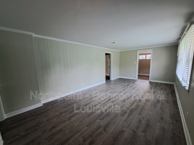 Foto del edificio - 1151 Raynor St