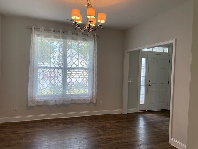 Foto del edificio - Like new home on cul-de-sac lot with 3 bed...