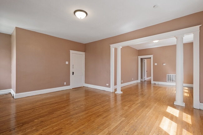 Building Photo - 4973 Northland Pl