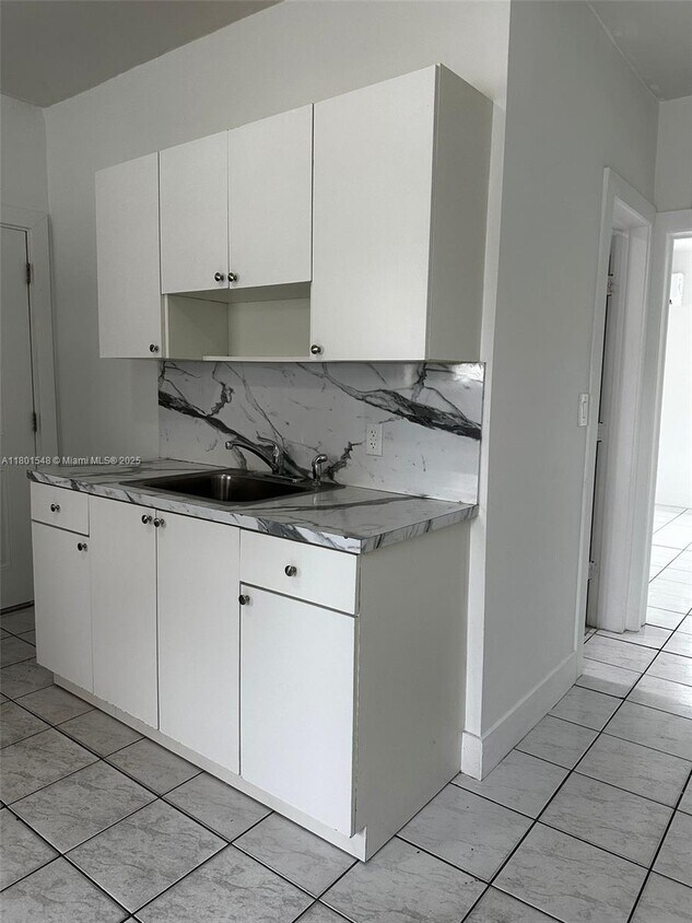 Primary Photo - 1834 SW 27th Ave