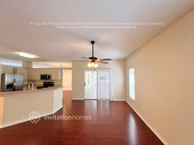 Building Photo - 102 NW Carmelite St