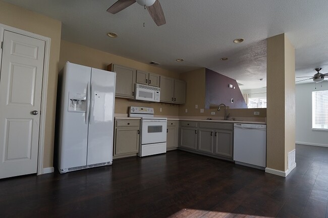 Photo - 752 Mockingbird Ln Townhome