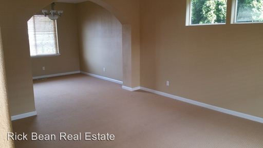 Building Photo - 13517 SE Rolling Meadows Dr
