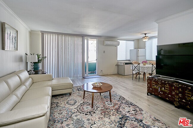 Foto del edificio - 514 S Harvard Blvd