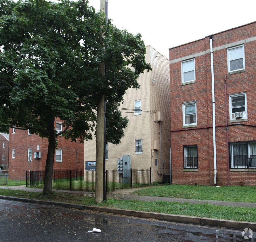 Building Photo - 1741 T St SE