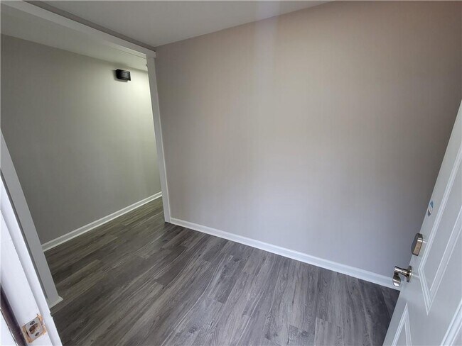 Foto del edificio - 783 Rebecca St NW