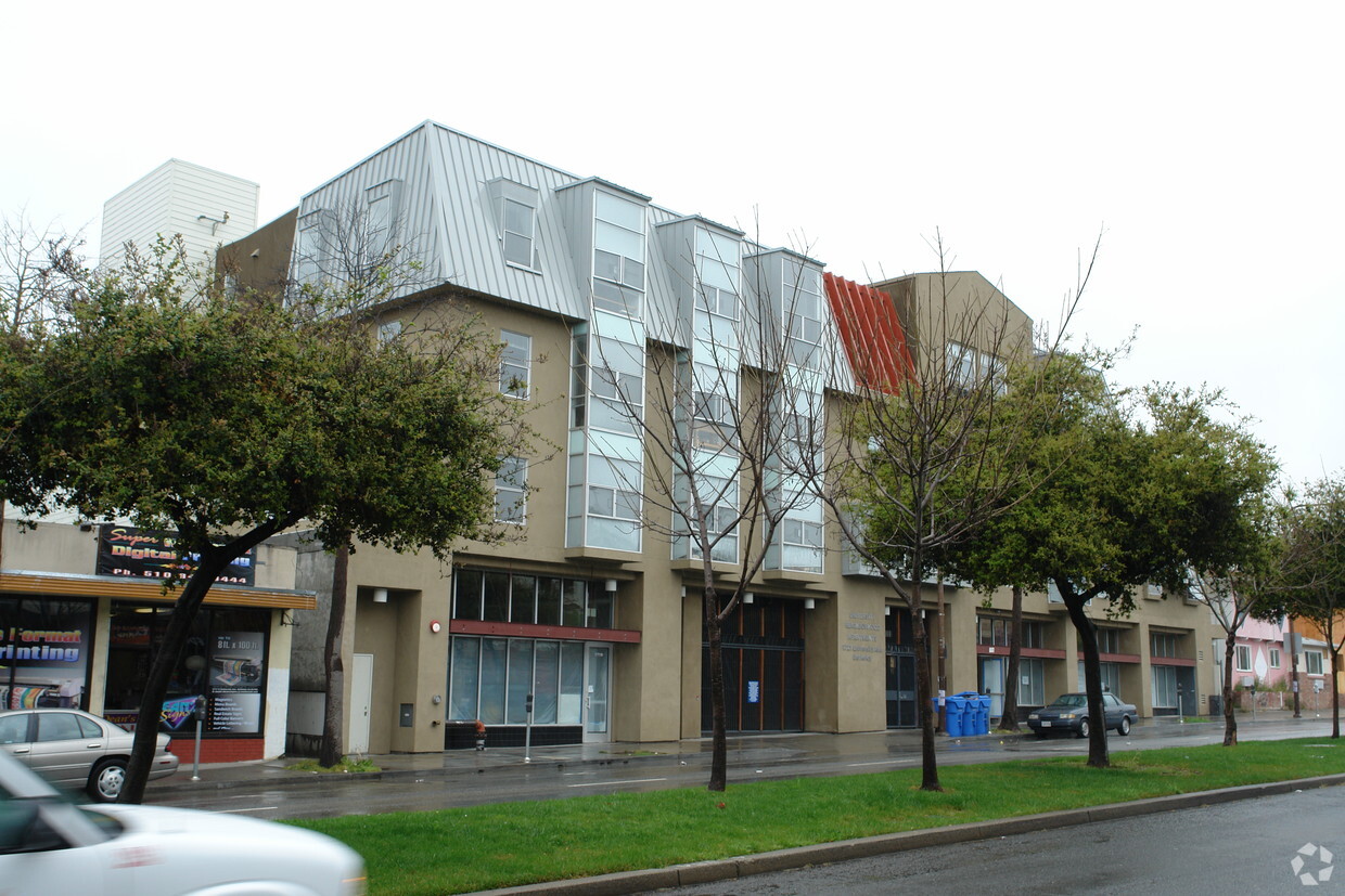 Building Photo - University Neighborhood Apartments