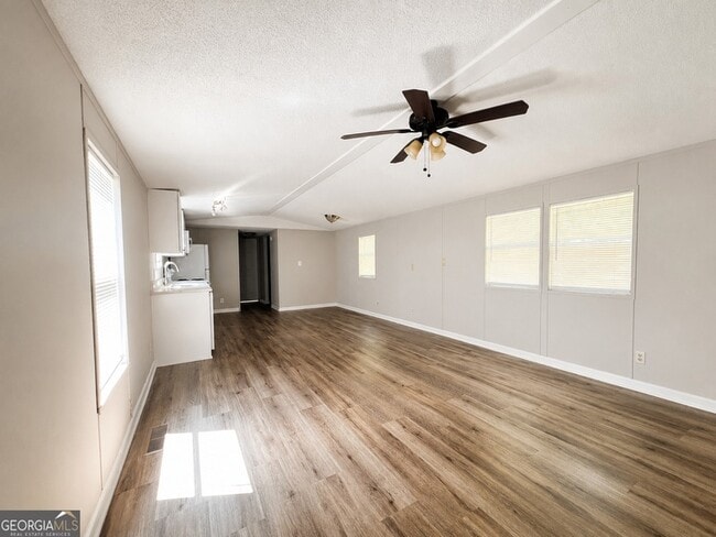 Foto del edificio - 380 Browns Rd
