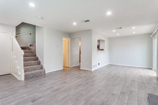 Foto del edificio - 13314 Goodland Pl