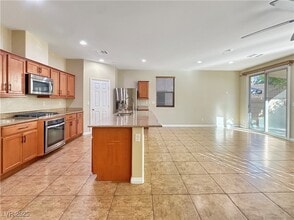 Building Photo - 945 Spiracle Ave