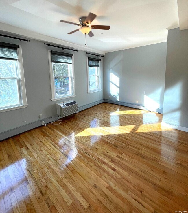 Building Photo - 206 1st Ave.