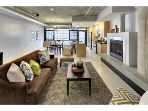 Building Photo - 525 N 3rd St