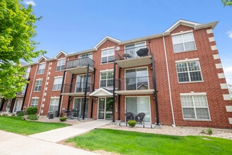 Building Photo - 16641 Liberty Cir