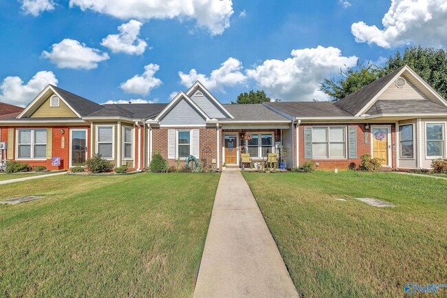 Building Photo - 1512 Forestview Dr SW