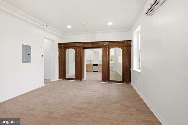 Foto del edificio - 6012 Ridge Ave