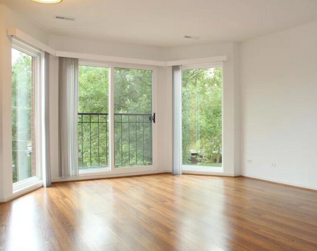 Living Room - 832 S Leavitt St