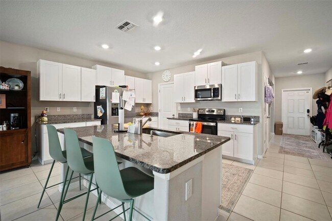 Building Photo - 5430 Blue Azure Dr