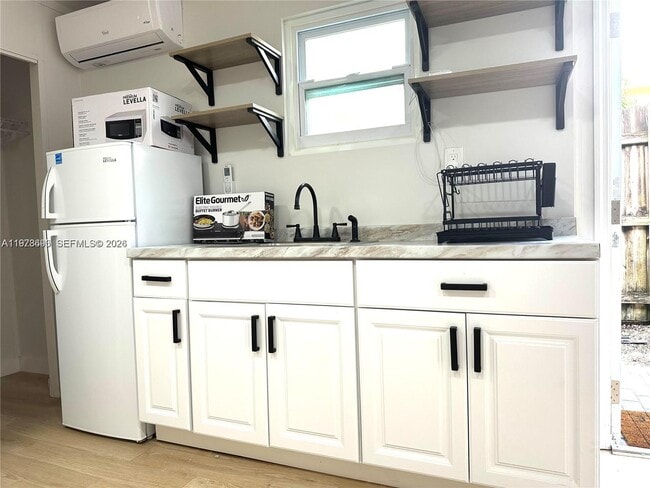 Foto del edificio - 8235 SW 41st Terrace