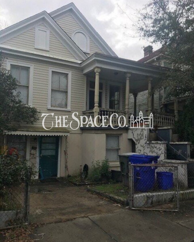 Foto del edificio - Charming 2-Bedroom Retreat in Historic Charleston – Your Perfect Urban Oasis!