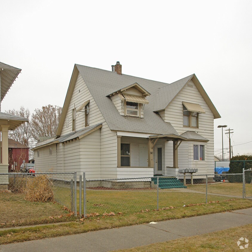 Foto principal - 310 S 3rd St