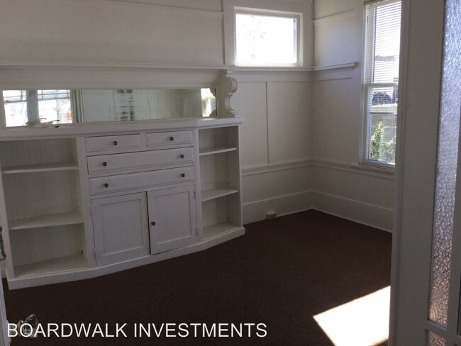 Building Photo - 2 br, 1 bath Apartment - 2705 Anza St.