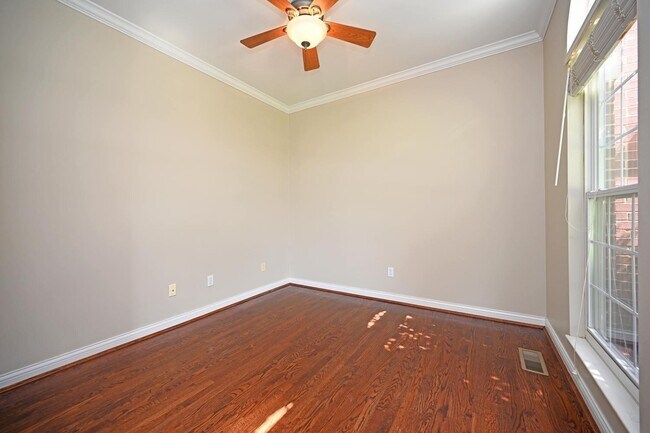 Building Photo - 7645 Lilac Vista Dr